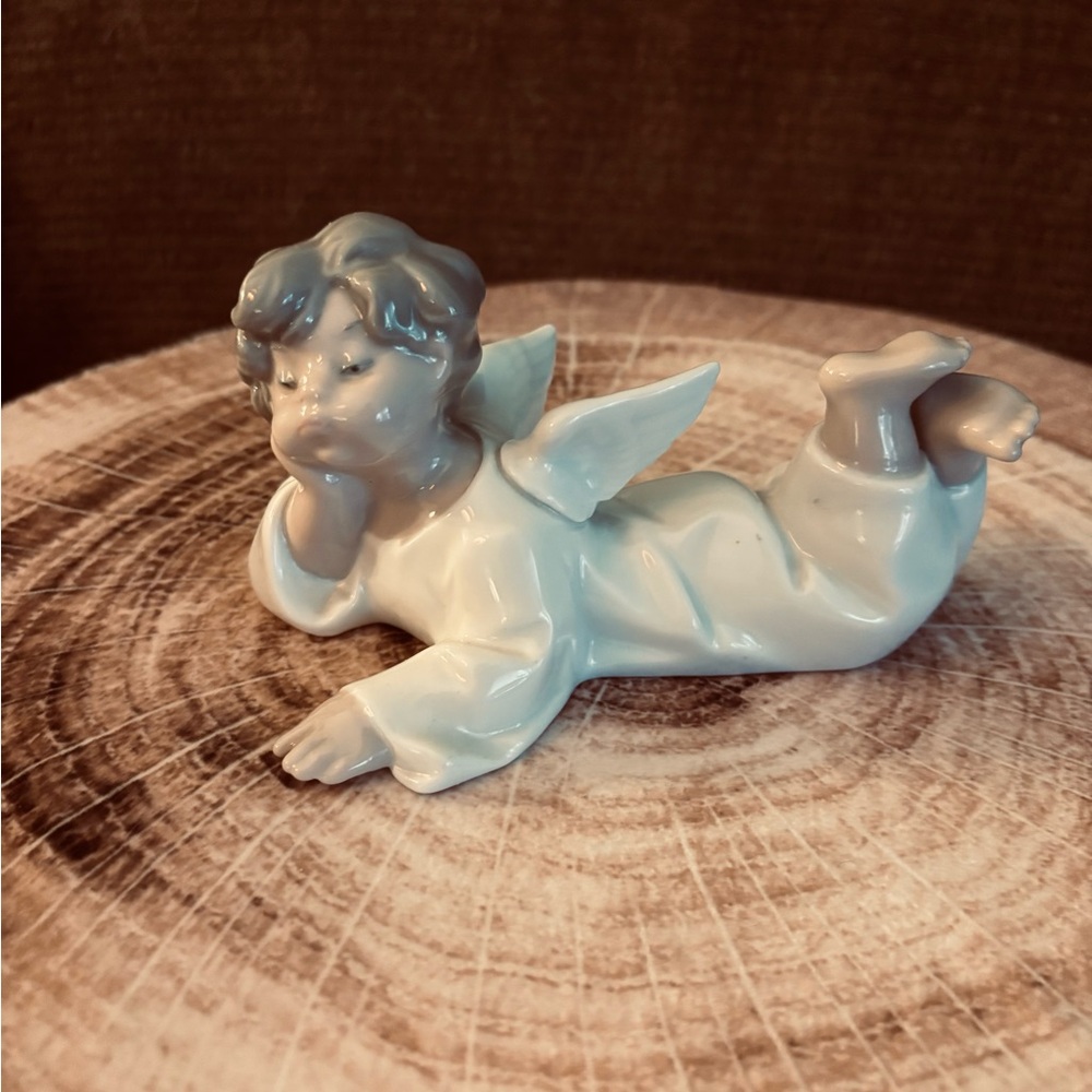 Vintage LLADRO Angel Laying Down, Hand Painted Porcelain Figurine Made in Spain